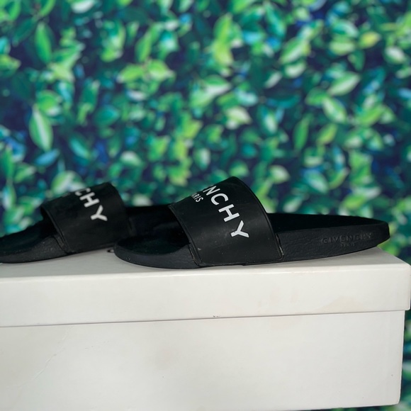 Givenchy Pool Slides - Picture 6 of 8